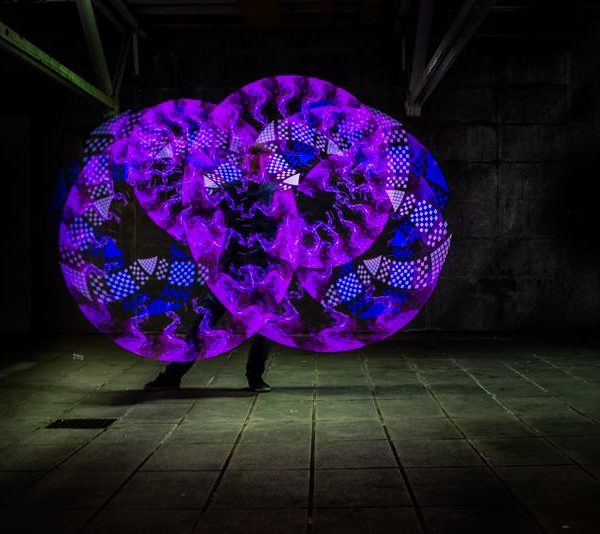 Le Monde de Félix - Spectacle de magie - spectacle de feu - jonglage lumineux - sculpture sur ballon - sculpture de ballon - Lyon Rhône-Alpes France