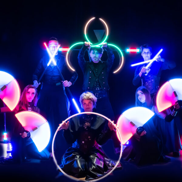 Le Monde de Félix - Spectacle de magie - spectacle de feu - jonglage lumineux - sculpture sur ballon - sculpture de ballon - Lyon Rhône-Alpes France
