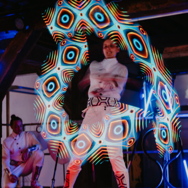 Le Monde de Félix - Spectacle de magie - spectacle de feu - jonglage lumineux - sculpture sur ballon - sculpture de ballon - Lyon Rhône-Alpes France